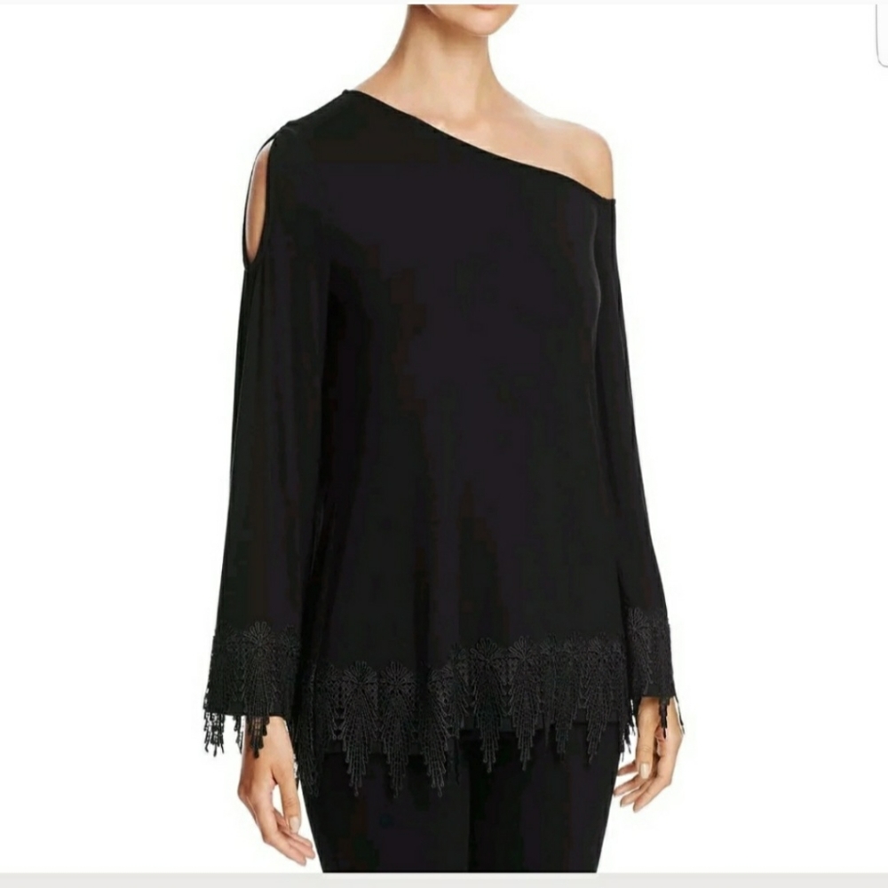 Love Scarlet beautiful blouse
